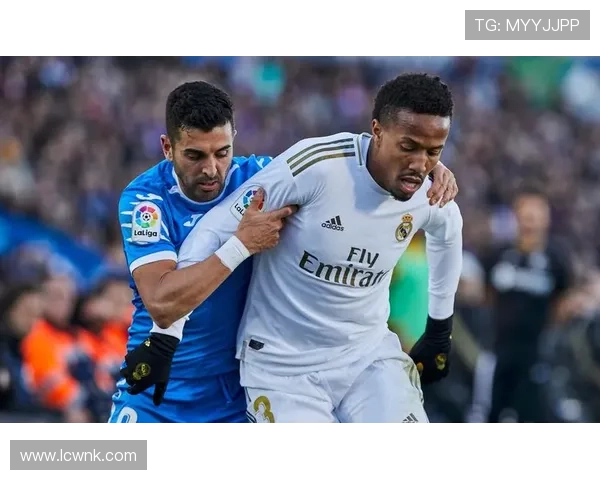 皇马3-2险胜鱼腩晋级16强 皇马3-2险胜鱼腩晋级16强