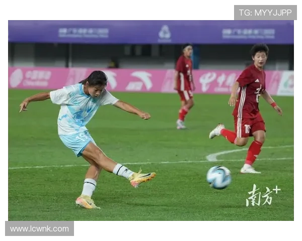 中国女足大胜晋八强 球员表现喜忧参半